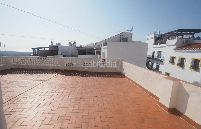 Foto 680ea4d0-09e0-4fa2-a340-ab577f4724c6. Edificio todo en uno disfruta vistas, comodidad y potencial de inversión en este edificio único en Salobreña