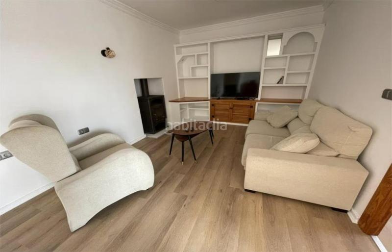 Foto 77a2ec9e-3337-4067-ba6c-f0dd0c2595ef. Edificio todo en uno disfruta vistas, comodidad y potencial de inversión en este edificio único en Salobreña