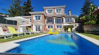 Chalet  Calle miguel de cervantes. Gran inversión, rápida amortización villa con licencia turística
