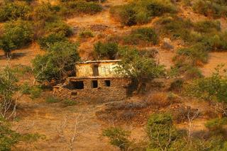 Mas  Carretera carril. Cortijo donde el silencio te abraza primero