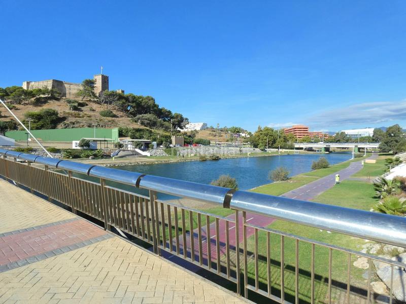 Foto 8243eeb8-b349-460f-817c-18263154d94d. Àtic amb calefacció aparcament piscina a Castillo Sohail - Myramar Fuengirola