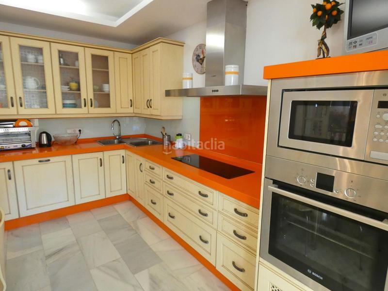 Foto 72c761fc-133d-43f8-808a-7cb3a8380506. Penthouse with heating parking pool in Castillo Sohail - Myramar Fuengirola