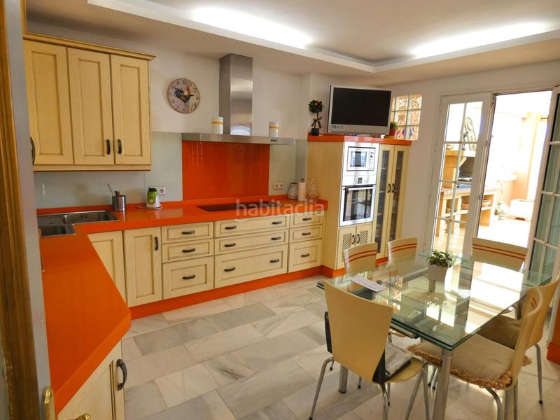 Foto 8d32223e-6df1-4f6b-8e96-86481f3b04c0. Penthouse with heating parking pool in Castillo Sohail - Myramar Fuengirola