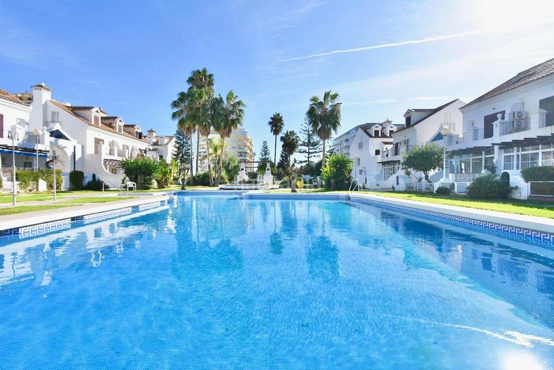 Foto 9d24e11f-0c93-4889-a9cf-8db9d886457c. Penthouse with heating parking pool in Castillo Sohail - Myramar Fuengirola
