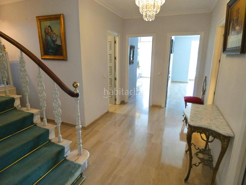 Foto b47811c6-f3c6-4005-9e92-aa8dd3efc6a4. Penthouse with heating parking pool in Castillo Sohail - Myramar Fuengirola