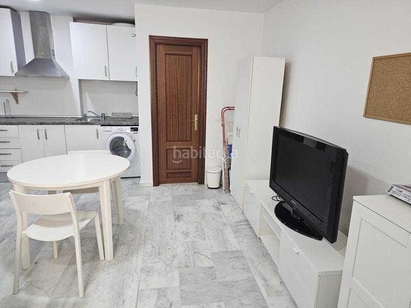 Foto 1e3dd339-2342-4f83-9048-28921bb2b06c. Planta baja en calle subida san cristobal 8 estudio calle ferrandiz en Málaga