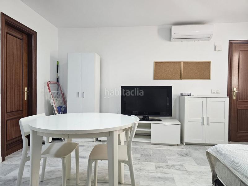 Foto 982391fa-87aa-4bb9-ad08-a3f3f2e171a4. Planta baja en calle subida san cristobal 8 estudio calle ferrandiz en Málaga