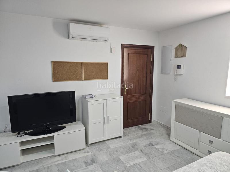 Foto 9b7d0930-7bb5-4343-864b-e5d191b6ea51. Planta baja en calle subida san cristobal 8 estudio calle ferrandiz en Málaga