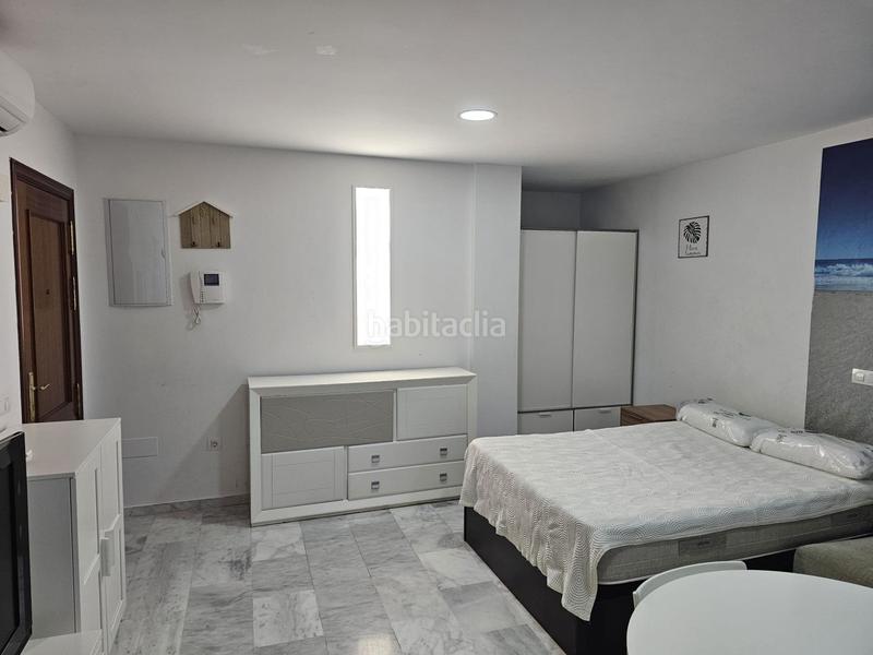 Foto ab39d9d3-b545-4196-ab20-4c9a599e7e18. Planta baja en calle subida san cristobal 8 estudio calle ferrandiz en Málaga