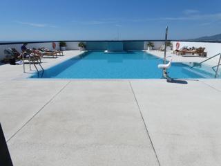 Apartament a Martiricos - La Roca - La Rosaleda. Piscina comunitaria en el cielo de málaga, vistas 360