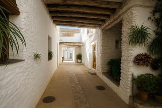 Casa  Calle moral. Aún le falta encanto pero ya tiene algo que no se puede reformar