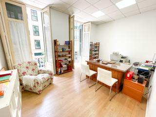 Apartament  Calle tomas heredia. Fantástico piso en el soho centro de málaga