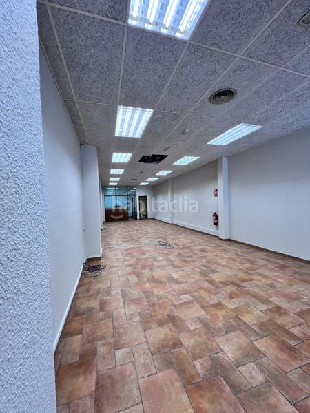 Foto b5eb1164-c8b5-4417-8d7f-82c542172470. Alquiler local comercial localoficina pie de calle en Málaga