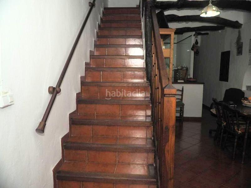 Foto ffde9aa1-77f5-4485-b532-57e5621a197a. Casa  de 180 m en el casco histórico encanto, vigas de castaño y paz absoluta en Capileira