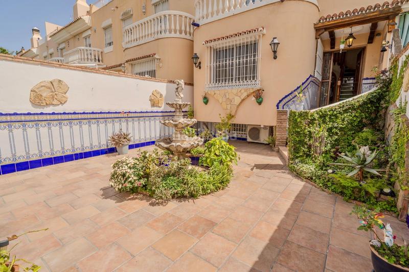 Foto 6315a5e3-94b1-4c55-a71c-5d423c638dbf. Casa adosada !!oportunidad propiedad poco frecuente a la venta en zona Guadalmar en Málaga