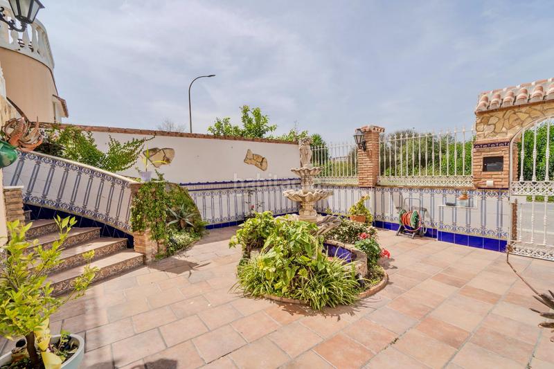 Foto b65ef827-93c3-4a38-b1e4-111c7e973829. Casa adosada !!oportunidad propiedad poco frecuente a la venta en zona Guadalmar en Málaga