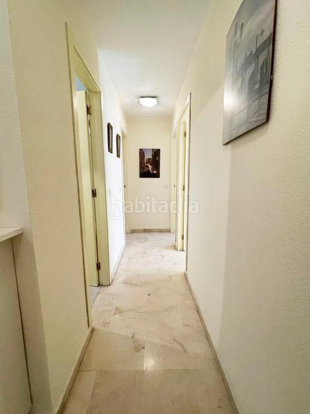 Foto d971b972-bcd4-4cf9-8889-66b1630f9bbf. Apartamento amplio piso con terraza, garaje y ubicación excepcional cerca del centro y la playa en Nerja