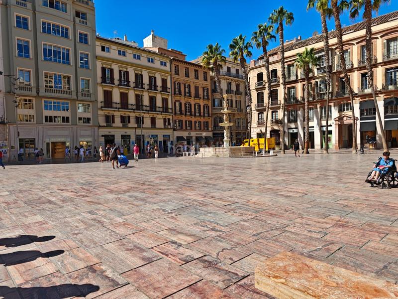 Foto 9120e25e-476a-4836-b943-97ee951726e9. Pis amb calefacció aparcament a Centro Histórico Málaga