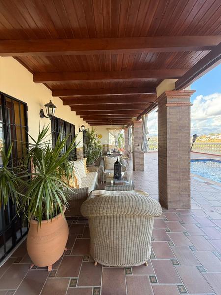 Foto a2b683df-e435-4c6f-8c9a-be1634928a94. Xalet a calle minerva a Coín