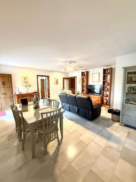 Foto d8225bad-b0bd-42fb-ad59-6d6b4698e92d. Xalet a calle minerva a Coín