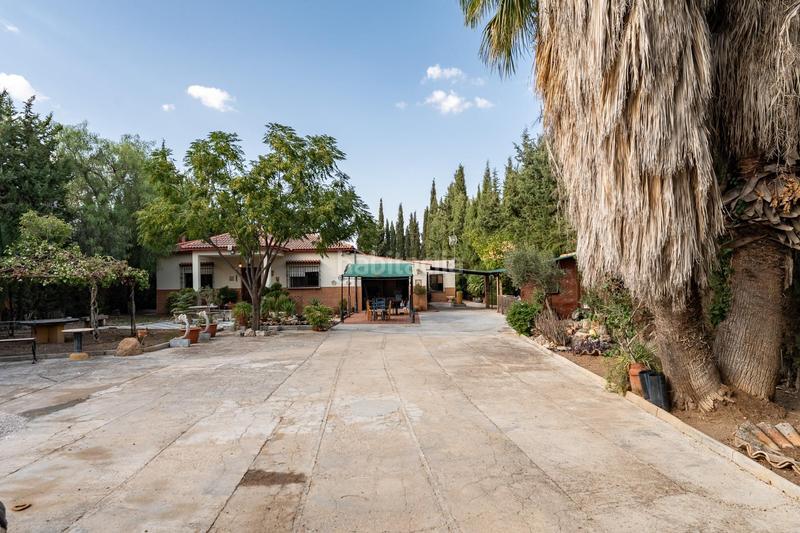 Foto 5ee669e0-789a-4610-9c5f-7155d9ab52f0. Chalet dans polígono poligono 222 57 dans Zona de la Vega Antequera