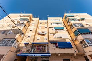 Piso en Calle lágrima 19. Piso 3 habitaciones cortijillo bazan