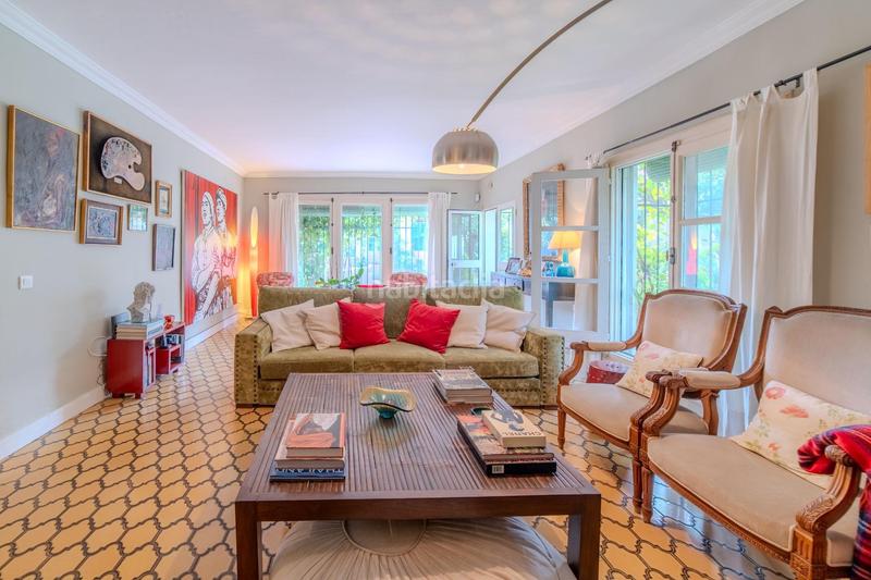 Foto 396909ee-ec26-4a07-b180-2b5a55740b8d. House with parking in Montemar Torremolinos