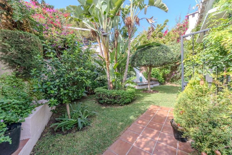 Foto 65c26fea-dcc1-4d47-9cf1-b12a2925da99. House with parking in Montemar Torremolinos