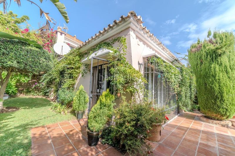 Foto 68950cf2-a75f-444f-95ec-26032db27627. House with parking in Montemar Torremolinos