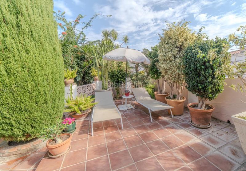 Foto 8320f402-e8c4-46bd-94ea-56cea648731f. House with parking in Montemar Torremolinos