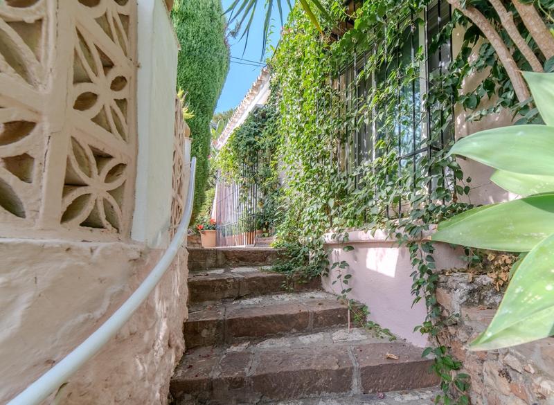 Foto d7a863b0-52a8-4476-abc0-ee508e1dc204. House with parking in Montemar Torremolinos