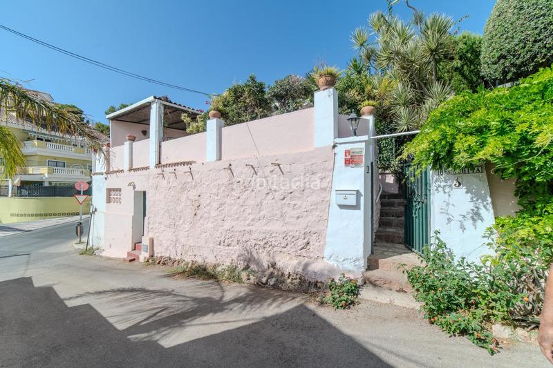 Foto ed7b227d-39b2-4e1a-80b4-91d2c539ea5f. House with parking in Montemar Torremolinos