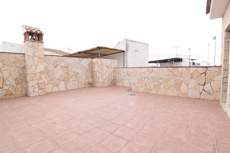 Foto 7d392458-d7a1-4565-8ea3-6cc60aa2ce84. Casa adossada a Guaro