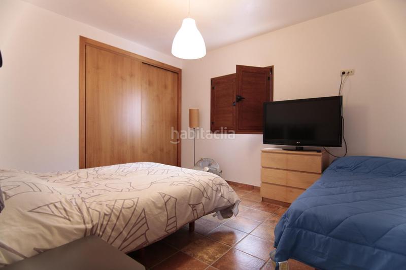 Foto a3b5d190-a799-438b-9e7c-1a44a0b9c32c. Casa adossada a Guaro