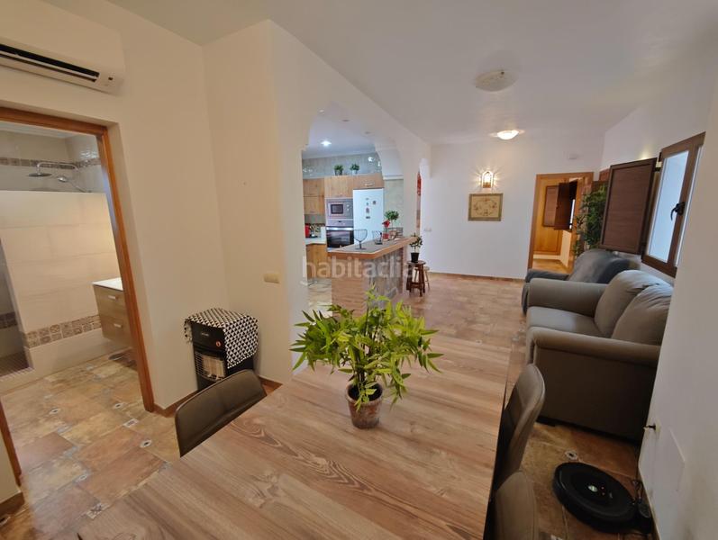 Foto bbb5c184-dee7-4e9d-95bf-8028d6ae7b6f. Casa adossada a Guaro