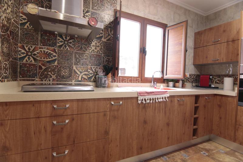 Foto e0f69a55-b1e5-47b9-9982-c11bc72a5729. Casa adossada a Guaro