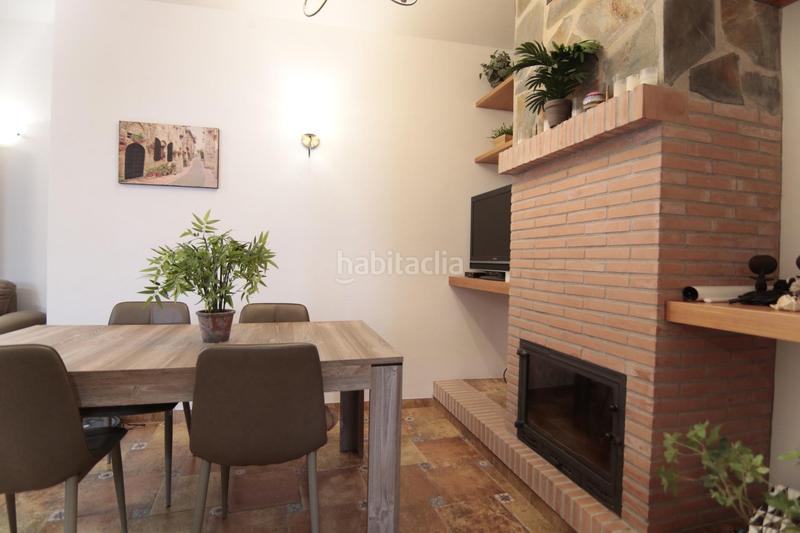 Foto e14f863a-be3d-461d-b604-b18285811d53. Casa adossada a Guaro