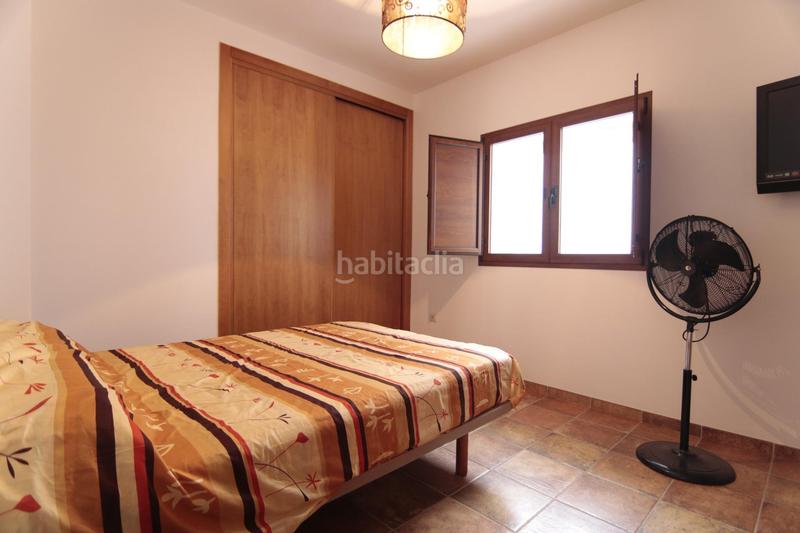 Foto ebacc1e5-795b-4eab-934e-86c7450d8bd2. Casa adossada a Guaro