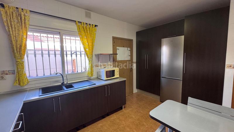 Foto fecdf2f1-fdec-4a22-aaf6-f50f169d24c1. Casa adossada amb aparcament a Colmenar