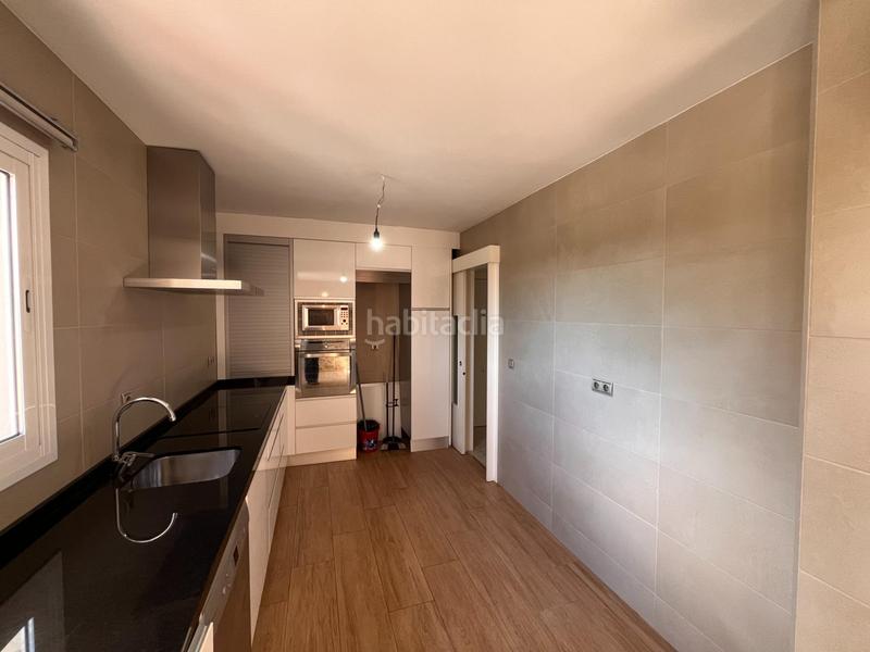 Foto 9f4d4087-912c-4b04-b954-8832b530bc61. Pis amb aparcament a El Consul - Ciudad Universitaria - El Romeral Málaga