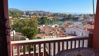 Apartamento  Calle pintor sánchez cotán. Espectacular piso con vistas al mar en málaga este 3 habitacione