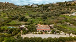 Casale  Polígono diseminado. Fantástica villa en venta baja alcaucin