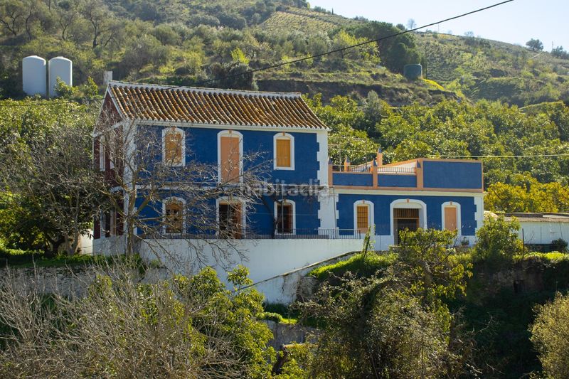 Foto 4b650785-cb7b-4b1a-a2cf-d709fe867782. Masia amb aparcament a Árchez