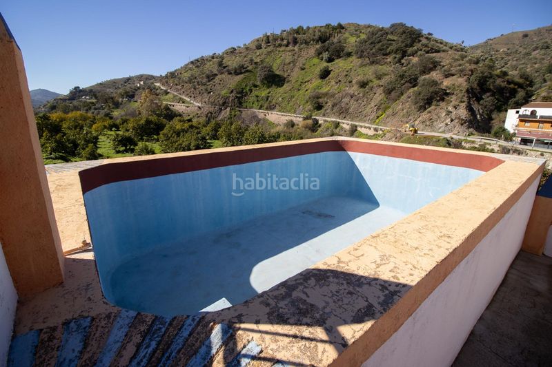 Foto d7243c3f-1848-44d1-b232-c714076260f6. Masia amb aparcament a Árchez