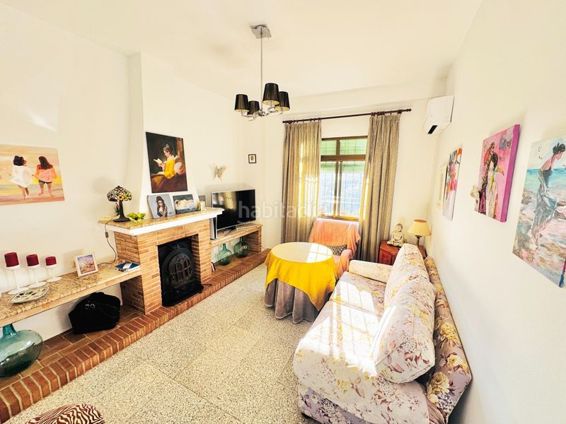 Foto 0f4be9e1-cb76-4f79-94c2-2c0dc7fcf3af. Casa amb aparcament a Frigiliana