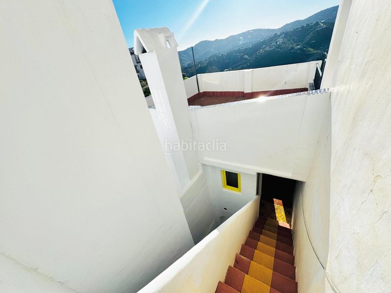 Foto 30f24958-76f2-41c7-8853-31c226db0c0c. Casa amb aparcament a Frigiliana