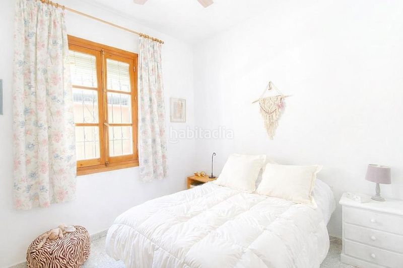 Foto 33ebf33a-79ee-45e9-a1aa-1b78a0db03b4. Casa amb aparcament a Frigiliana