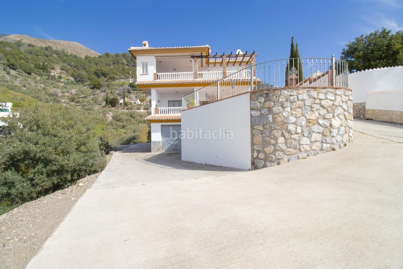 Foto 1d6f4621-6f2d-4645-a749-6f02ab311218. Xalet amb aparcament a Cómpeta