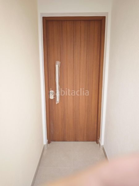 Foto 4c72fcae-18b5-4045-94ac-5f5ac42a5174. Casa aparellada amb aparcament piscina a Coín