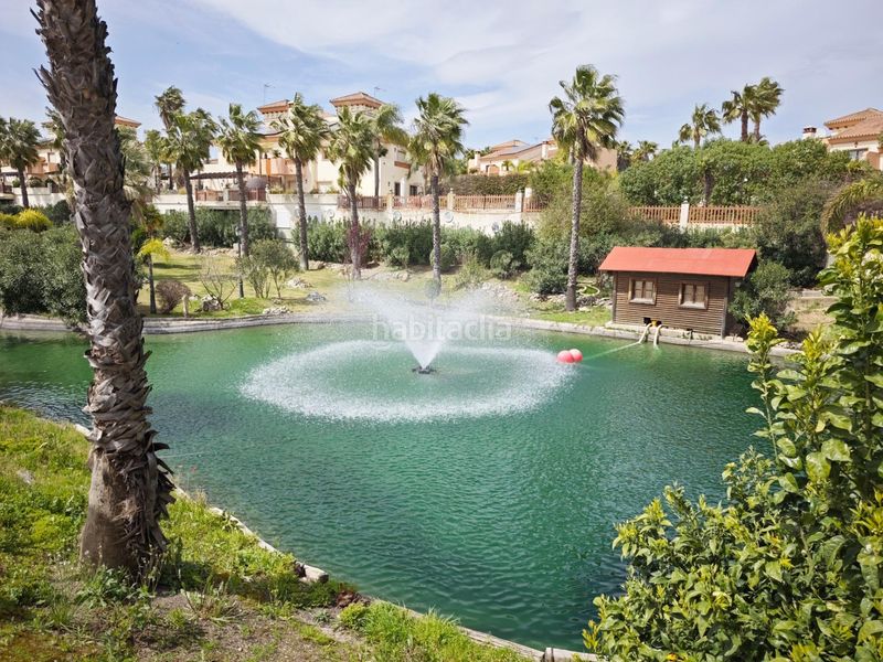 Foto 85f8e67a-cdc0-44b2-ad74-588343aae263. Casa aparellada amb aparcament piscina a Coín